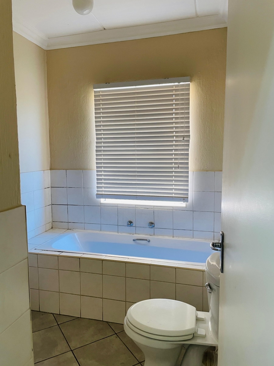 To Let 2 Bedroom Property for Rent in Honeydew Gauteng