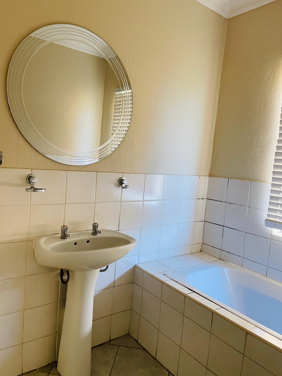 To Let 2 Bedroom Property for Rent in Honeydew Gauteng