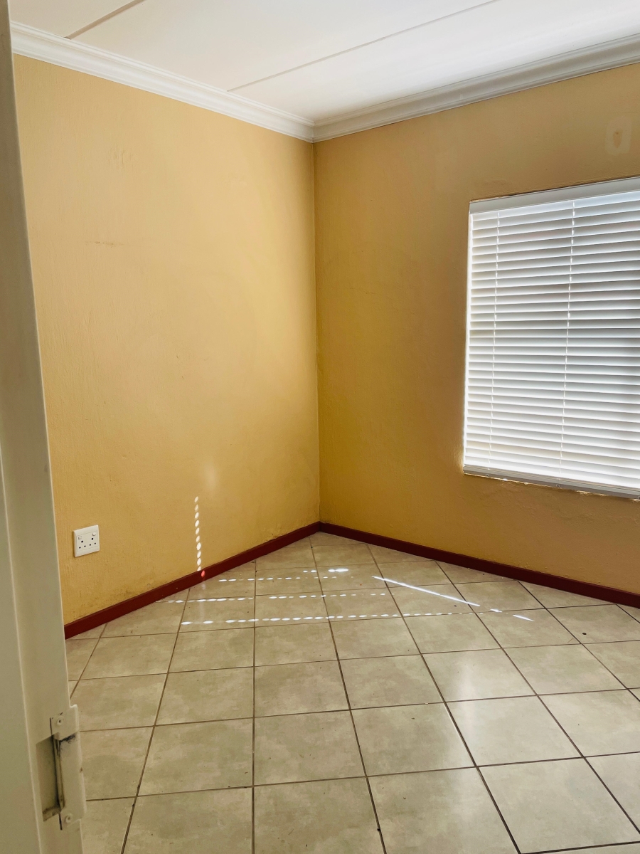 To Let 2 Bedroom Property for Rent in Honeydew Gauteng
