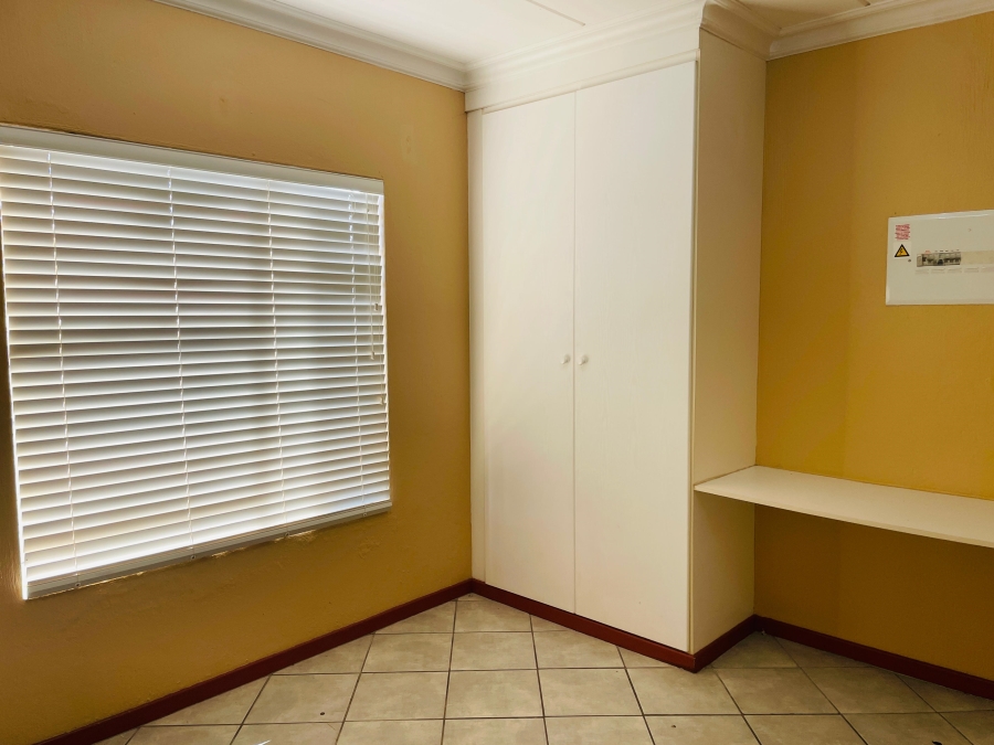 To Let 2 Bedroom Property for Rent in Honeydew Gauteng