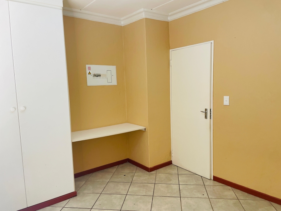 To Let 2 Bedroom Property for Rent in Honeydew Gauteng
