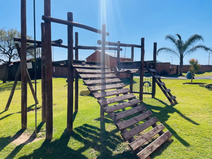 To Let 2 Bedroom Property for Rent in Honeydew Gauteng