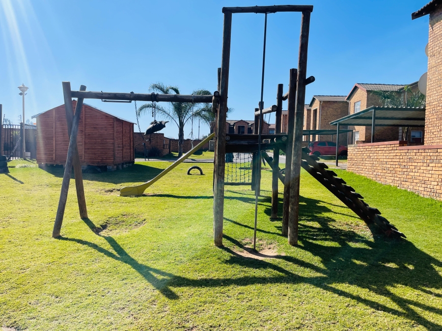 To Let 2 Bedroom Property for Rent in Honeydew Gauteng