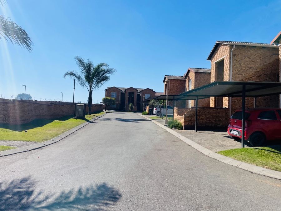 To Let 2 Bedroom Property for Rent in Honeydew Gauteng
