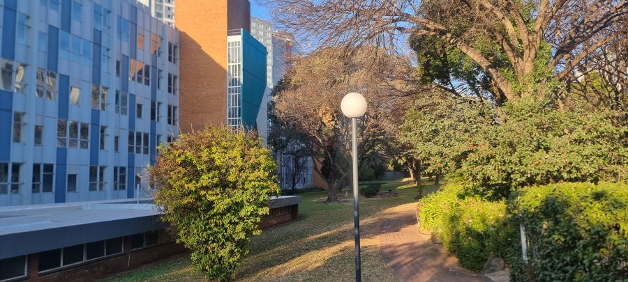 2 Bedroom Property for Sale in Benmore Gardens Gauteng