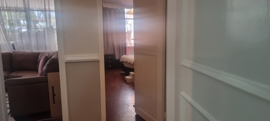 2 Bedroom Property for Sale in Benmore Gardens Gauteng