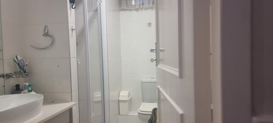 2 Bedroom Property for Sale in Benmore Gardens Gauteng