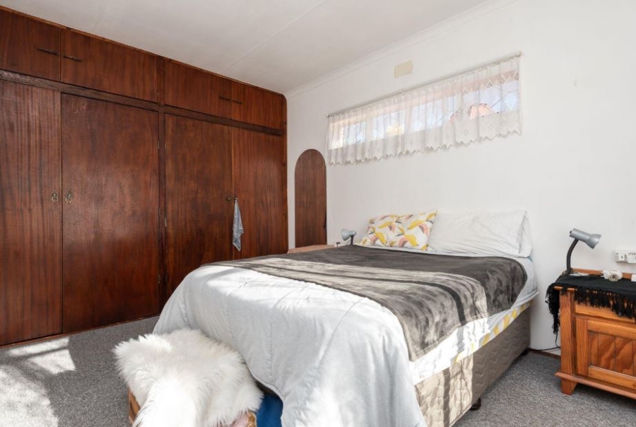 3 Bedroom Property for Sale in Brackendowns Gauteng