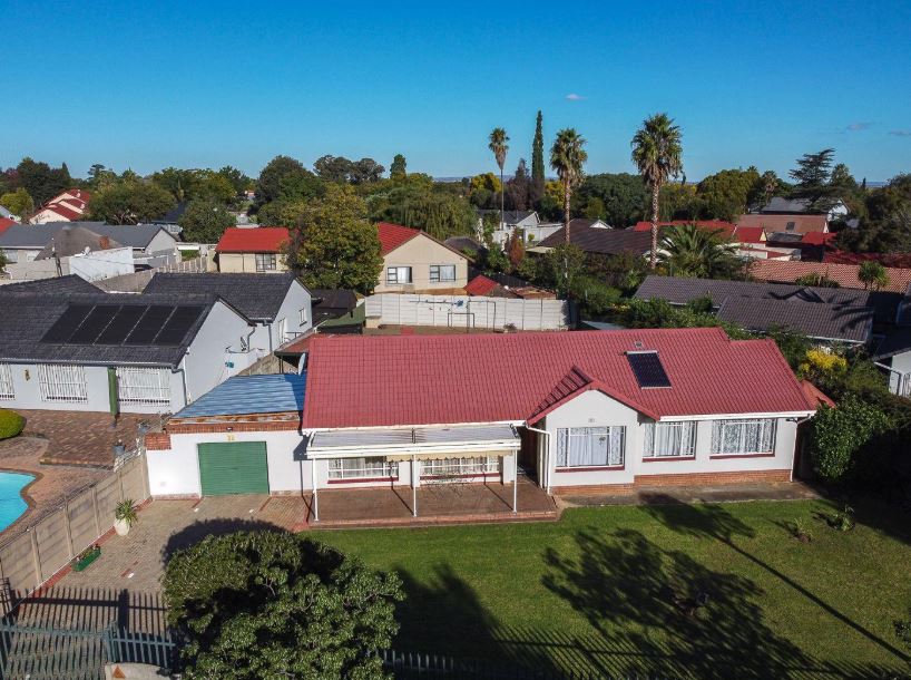 3 Bedroom Property for Sale in Brackendowns Gauteng