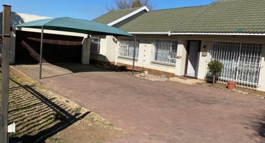 4 Bedroom Property for Sale in Brackendowns Gauteng