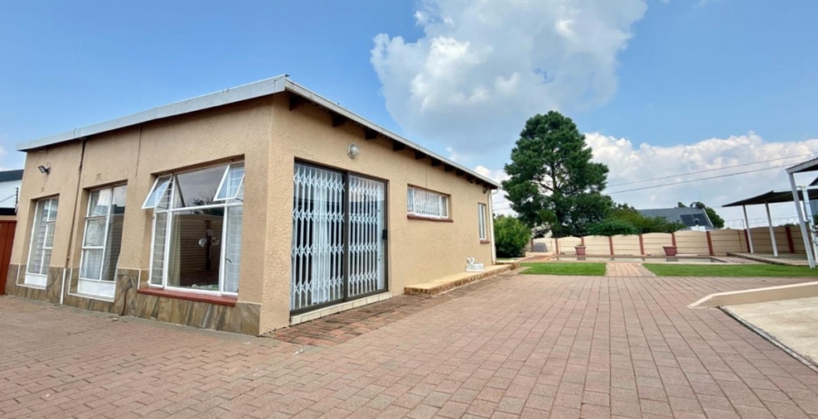 4 Bedroom Property for Sale in Risana Gauteng