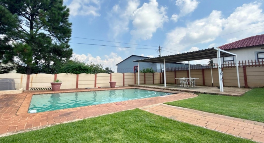 4 Bedroom Property for Sale in Risana Gauteng