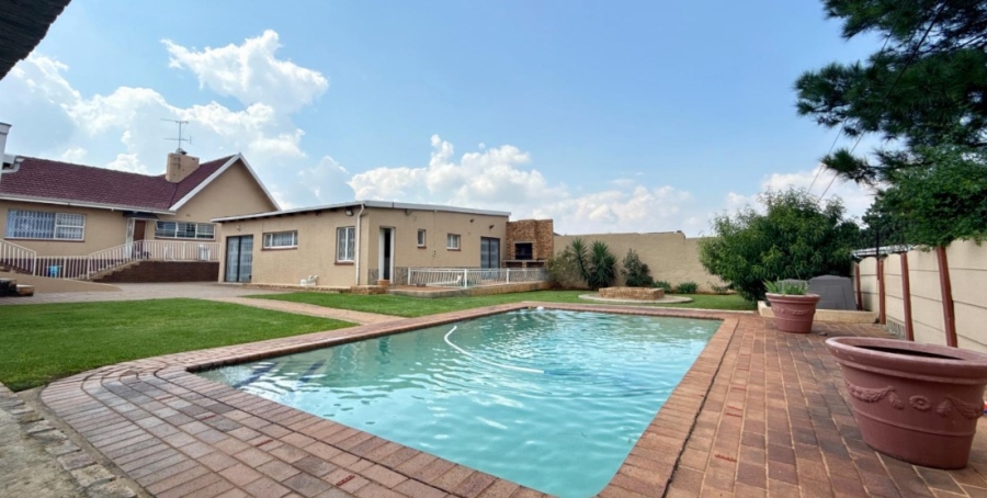 4 Bedroom Property for Sale in Risana Gauteng