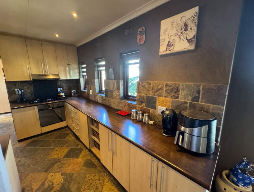 3 Bedroom Property for Sale in Brackendowns Gauteng