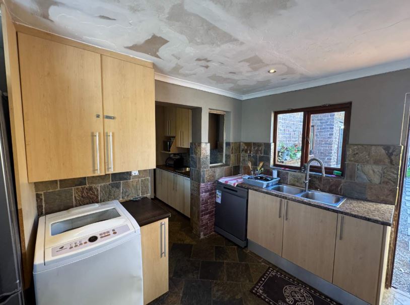 3 Bedroom Property for Sale in Brackendowns Gauteng