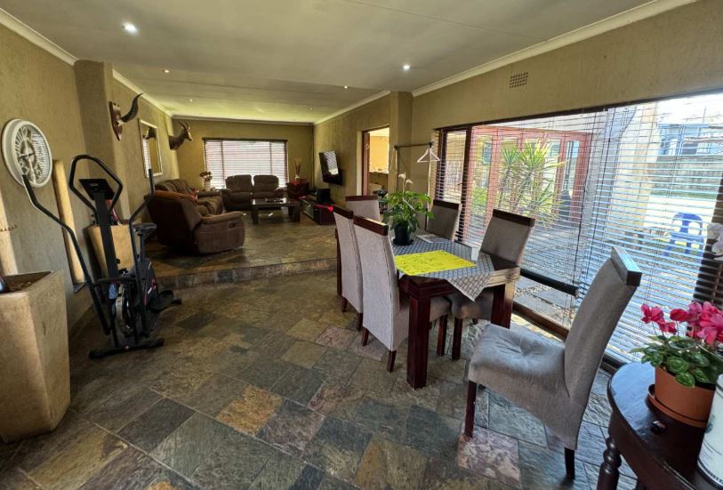 3 Bedroom Property for Sale in Brackendowns Gauteng