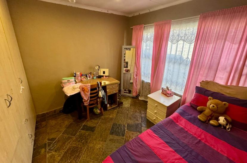 3 Bedroom Property for Sale in Brackendowns Gauteng