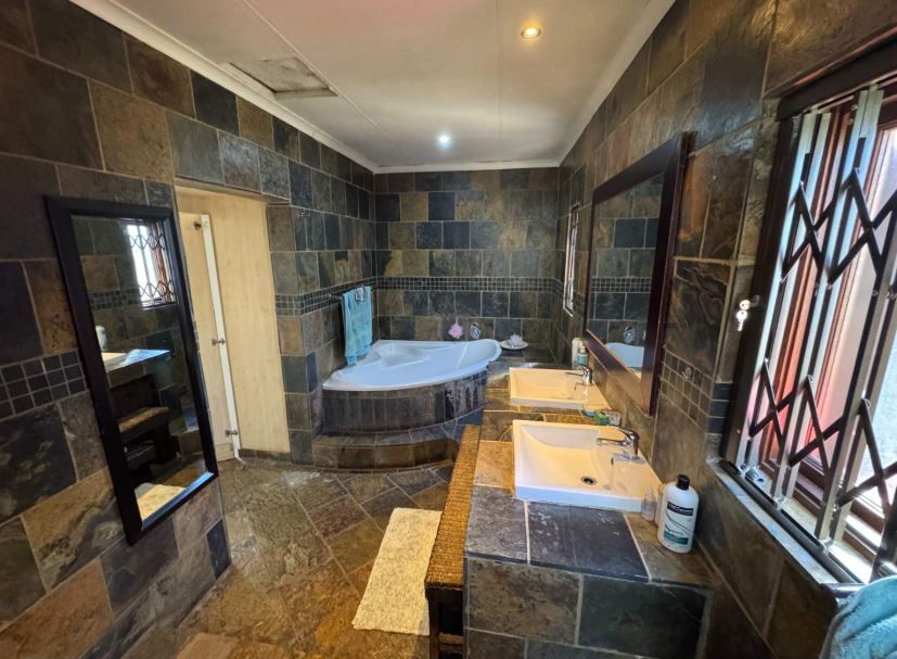 3 Bedroom Property for Sale in Brackendowns Gauteng