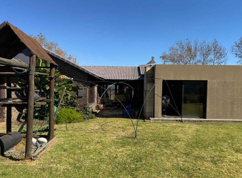3 Bedroom Property for Sale in Brackendowns Gauteng