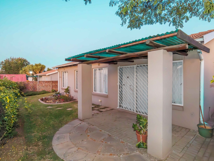 2 Bedroom Property for Sale in Eden Glen Gauteng