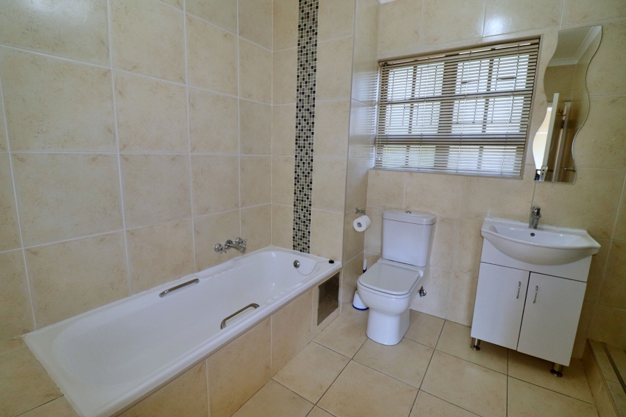 1 Bedroom Property for Sale in Dowerglen Ext 4 Gauteng