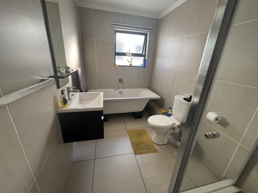 2 Bedroom Property for Sale in Greenstone Hill Gauteng
