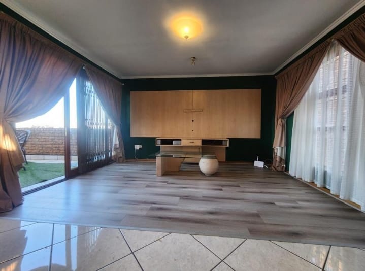3 Bedroom Property for Sale in Bassonia Gauteng