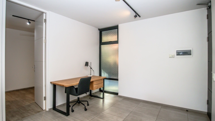 2 Bedroom Property for Sale in Nieuw Muckleneuk Gauteng