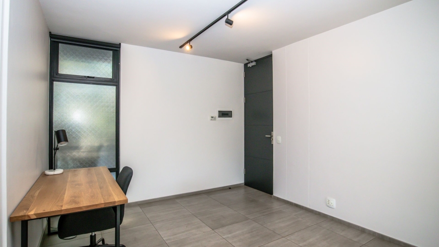 2 Bedroom Property for Sale in Nieuw Muckleneuk Gauteng