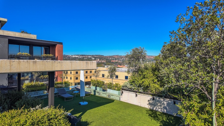 2 Bedroom Property for Sale in Nieuw Muckleneuk Gauteng