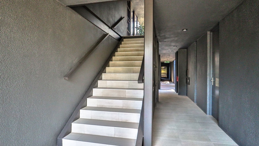 2 Bedroom Property for Sale in Nieuw Muckleneuk Gauteng