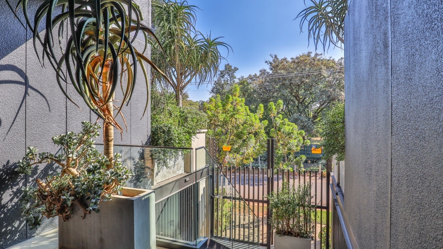 2 Bedroom Property for Sale in Nieuw Muckleneuk Gauteng