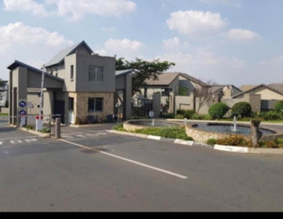 2 Bedroom Property for Sale in Greenstone Hill Gauteng