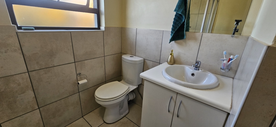 2 Bedroom Property for Sale in Greenstone Hill Gauteng