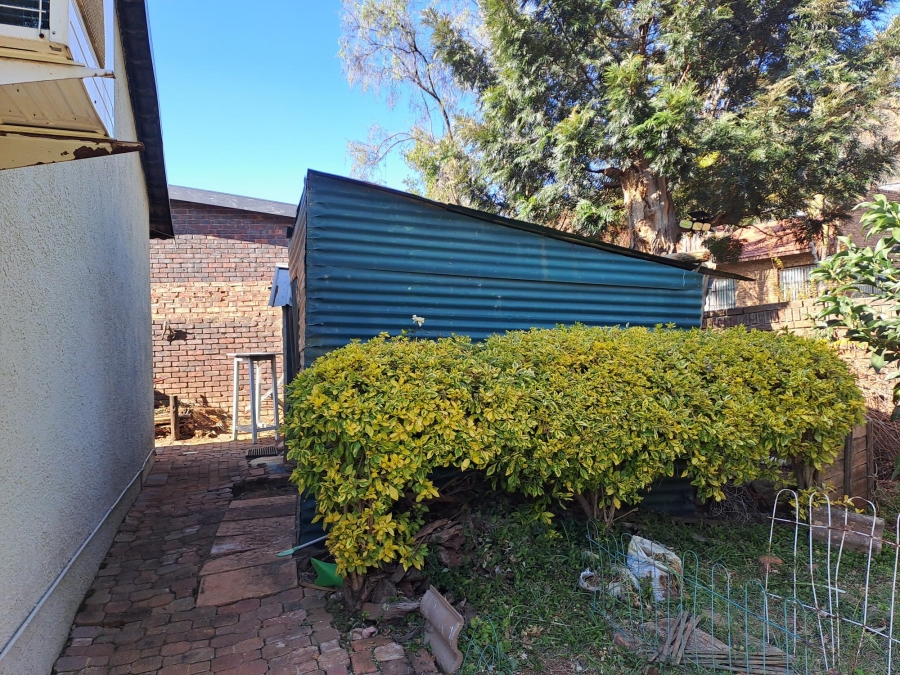4 Bedroom Property for Sale in Strubensvallei Gauteng