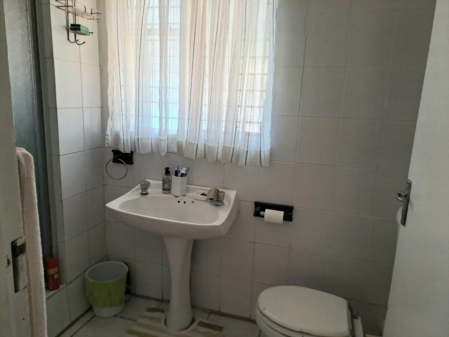4 Bedroom Property for Sale in Strubensvallei Gauteng