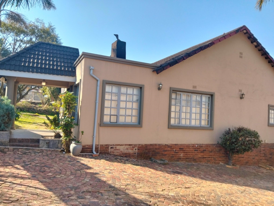 3 Bedroom Property for Sale in Linmeyer Gauteng