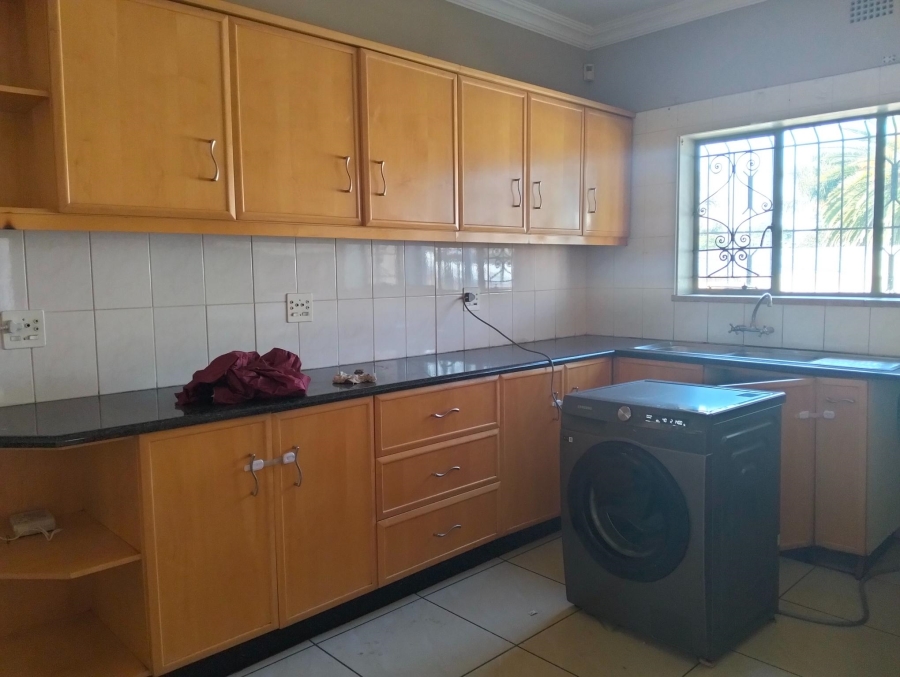 3 Bedroom Property for Sale in Linmeyer Gauteng