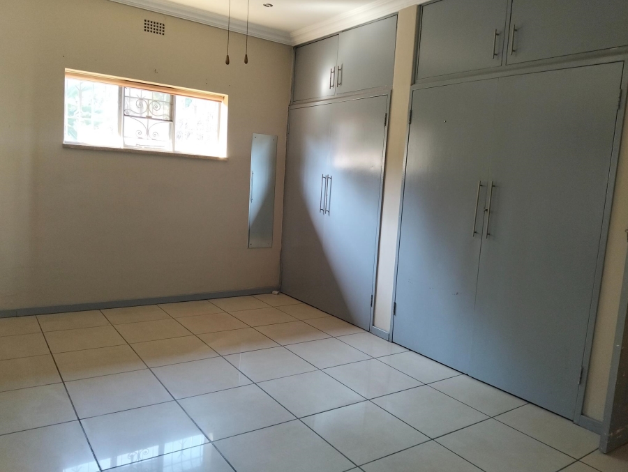 3 Bedroom Property for Sale in Linmeyer Gauteng