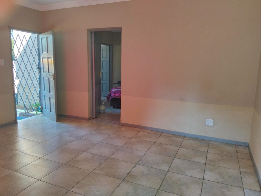 3 Bedroom Property for Sale in Linmeyer Gauteng