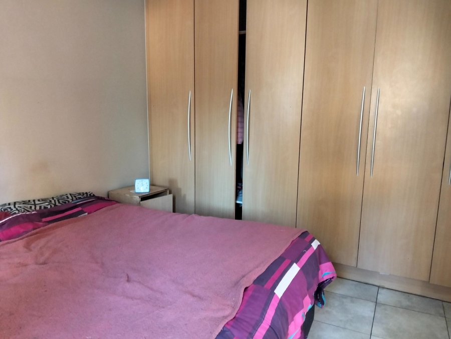3 Bedroom Property for Sale in Linmeyer Gauteng