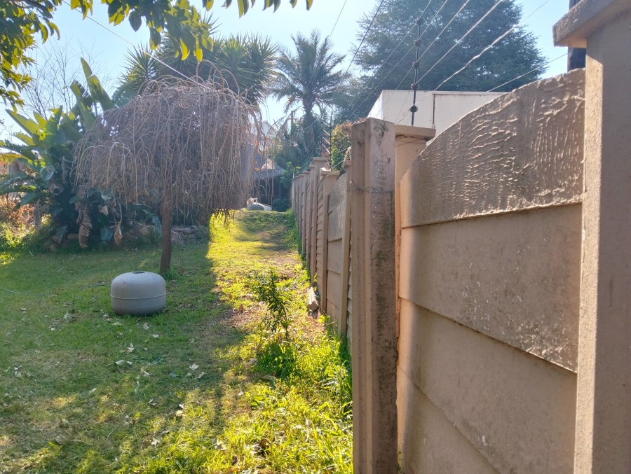 3 Bedroom Property for Sale in Linmeyer Gauteng