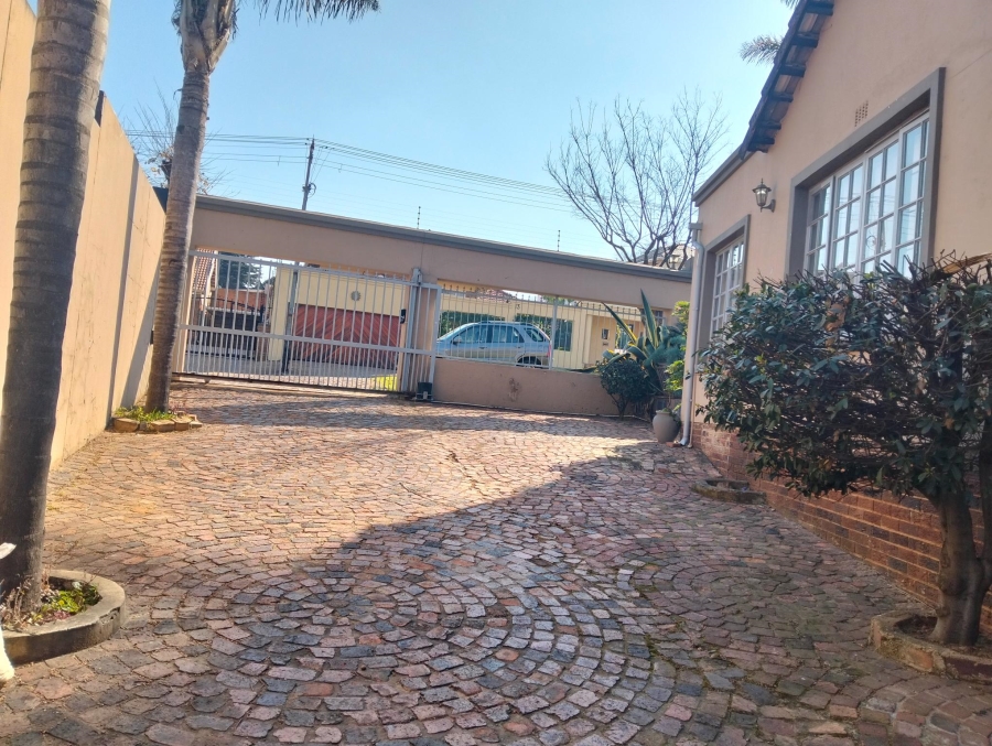 3 Bedroom Property for Sale in Linmeyer Gauteng