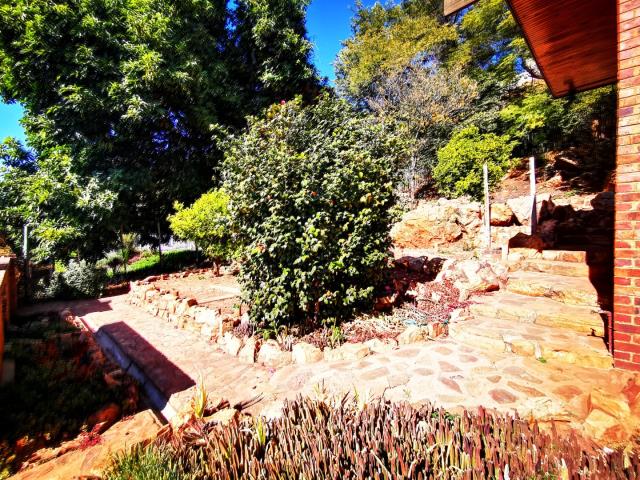 To Let 3 Bedroom Property for Rent in Floracliffe Gauteng