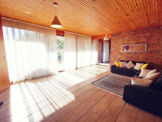 To Let 3 Bedroom Property for Rent in Floracliffe Gauteng