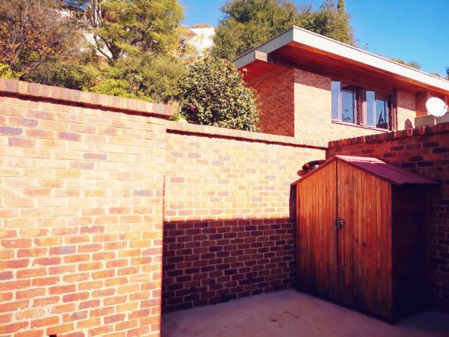 To Let 3 Bedroom Property for Rent in Floracliffe Gauteng