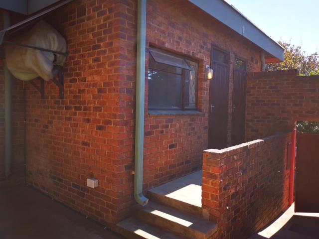 To Let 3 Bedroom Property for Rent in Floracliffe Gauteng