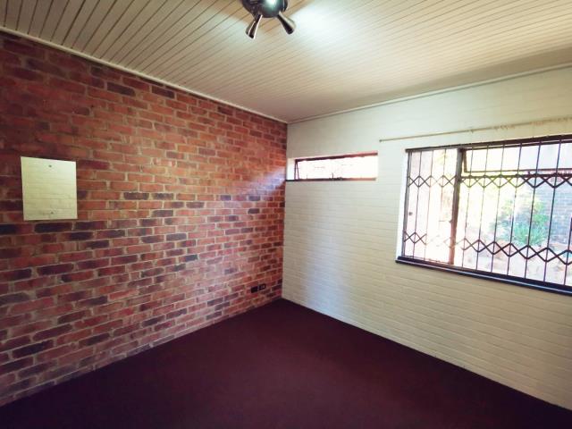 To Let 3 Bedroom Property for Rent in Floracliffe Gauteng