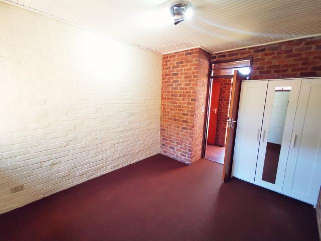 To Let 3 Bedroom Property for Rent in Floracliffe Gauteng
