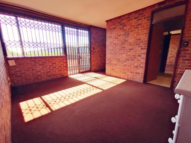 To Let 3 Bedroom Property for Rent in Floracliffe Gauteng